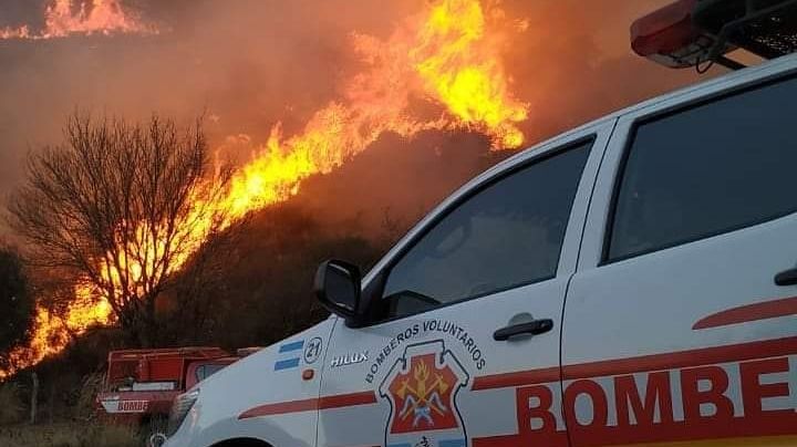 Continúan los incendios en Ongamira y Villa Albertina
