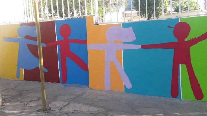 Los muros de la Escuela Carlos Paz se llenaron de colores
