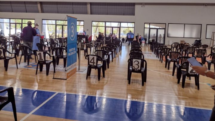 Carlos Paz comenzó a colocar la tercera dosis contra el Covid