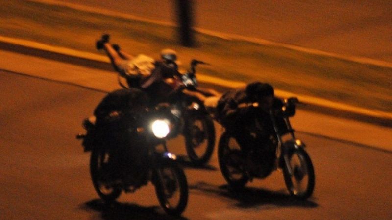 Denuncian que se corren picadas de motos en Carlos Paz Sierras