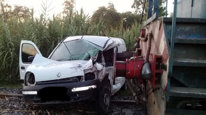 Tren arrolló una Kangoo cerca de Villa del Rosario