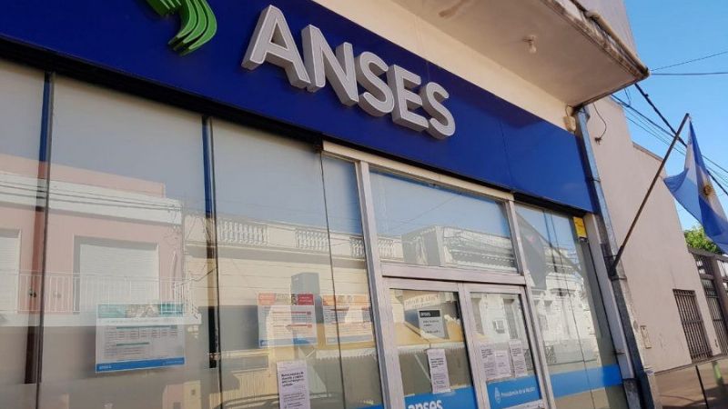ANSES confirmó un bono de $30.000 en dos cuotas: quiénes lo cobrarán
