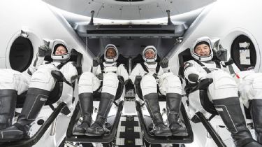 Regresó a la Tierra la nave de SpaceX con cuatro astronautas de la Estación Espacial