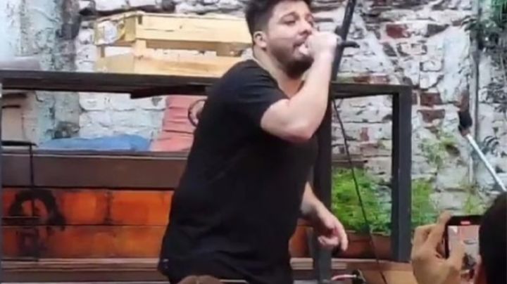 Dos personas que estaban en el bar cuando cantó Damián Córdoba tienen Covid
