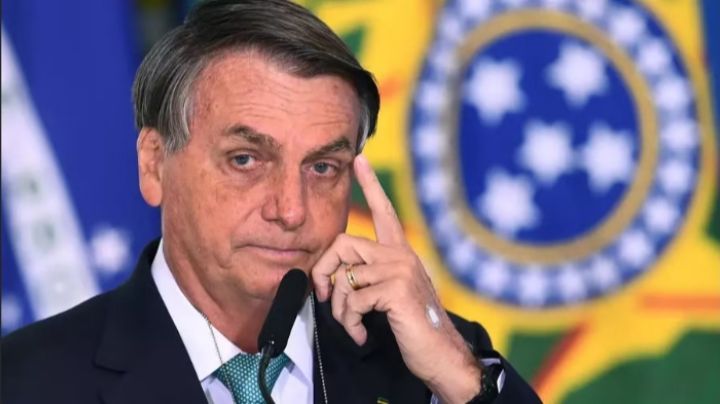 Internaron a Bolsonaro por hipo y dolores abdominales