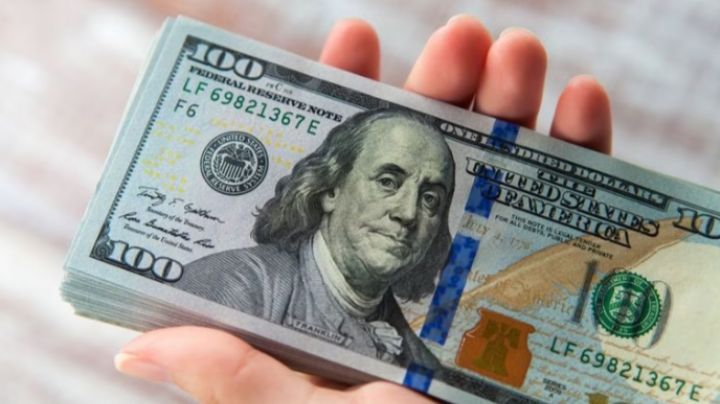 El dólar blue pasó la barrera de los $180
