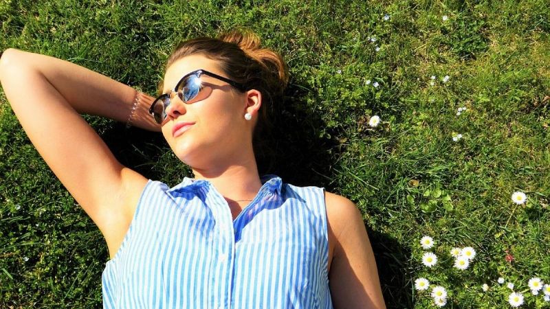 ¿Cuánto tiempo es necesario tomar sol para aumentar la vitamina D?