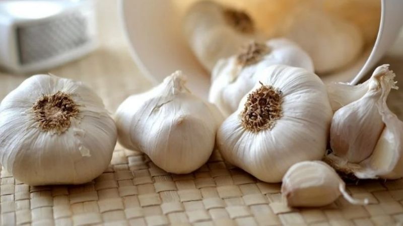 7 beneficios de consumir ajo en ayunas y por las noches