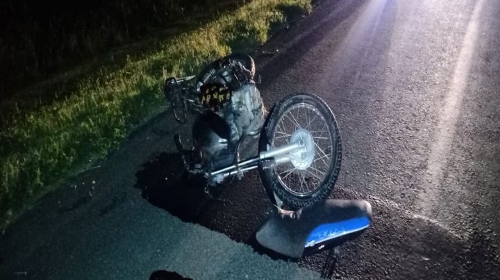 Un motociclista murió tras caer en el asfalto en la Ruta 158
