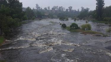 Las lluvias ya generan crecidas en los ríos serranos