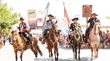 Cosquín inicia con el desfile inaugural este sábado
