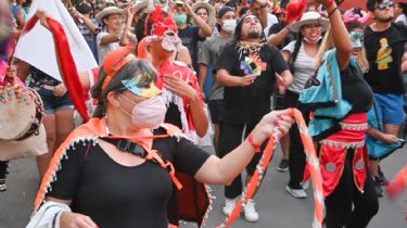 El carnaval de Jujuy llenó de color las calles de Cosquín