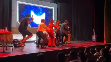 ¿Quién nos manda a hacer teatro?, estreno soñado y ovación