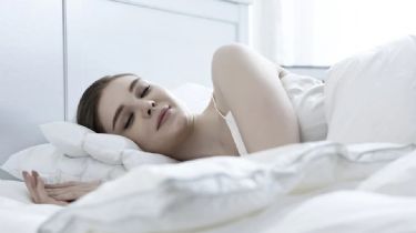 Cuál es la mejor posición para dormir, según la ciencia