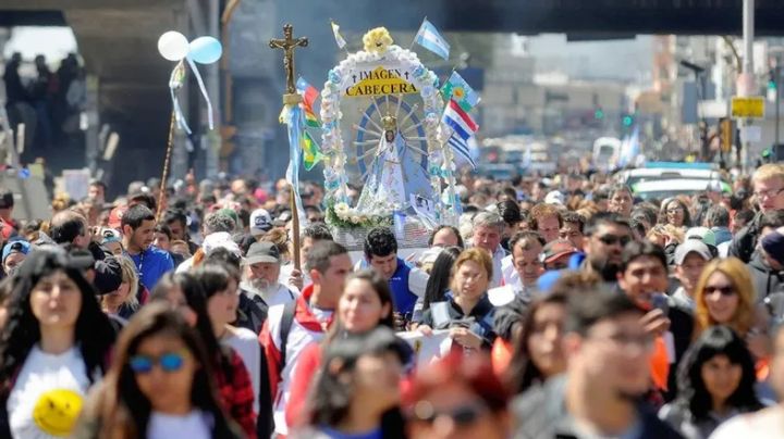 Miles de fieles peregrinan a Luján desde el santuario de San Cayetano