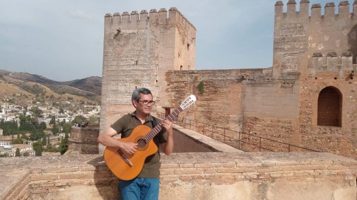 Desde España, el músico Alberto Muñoz nos contó cómo sigue su gira