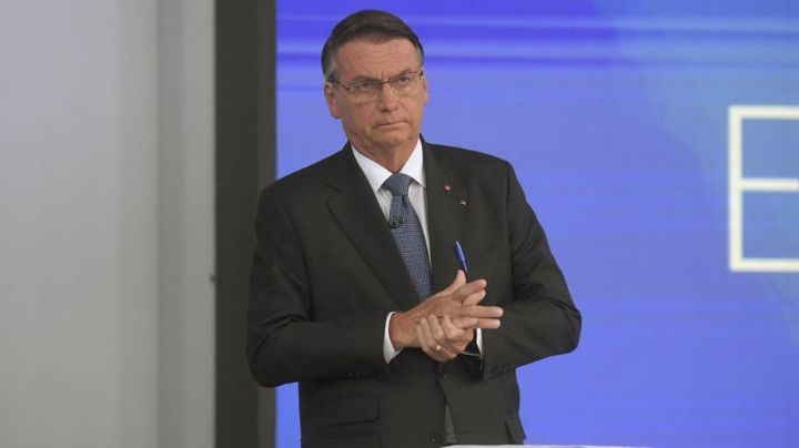 Sin hablar de su derrota, Bolsonaro dijo que cumplirá "los mandatos de la Constitución"