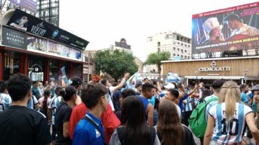 VIDEO: Carlos Paz es pura fiesta celeste y blanca