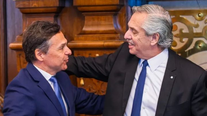 Alberto Fernández le toma juramento al nuevo ministro de Transporte