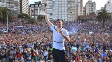 Una multitud recibió al «Dibu» Martínez en Mar del Plata