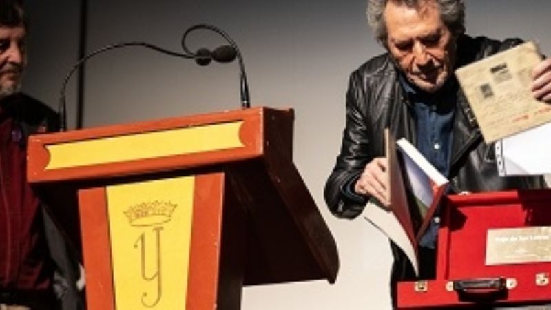 Miguel Ríos entró en la Caja de las Letras del Instituto Cervantes