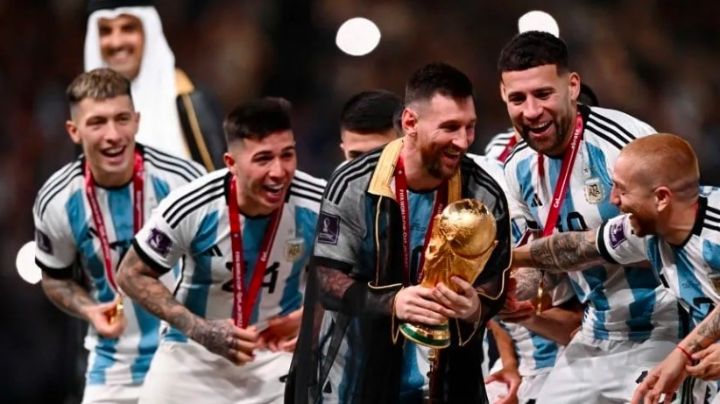 Ofrecen una fortuna por la túnica que usó Lionel Messi en la premiación