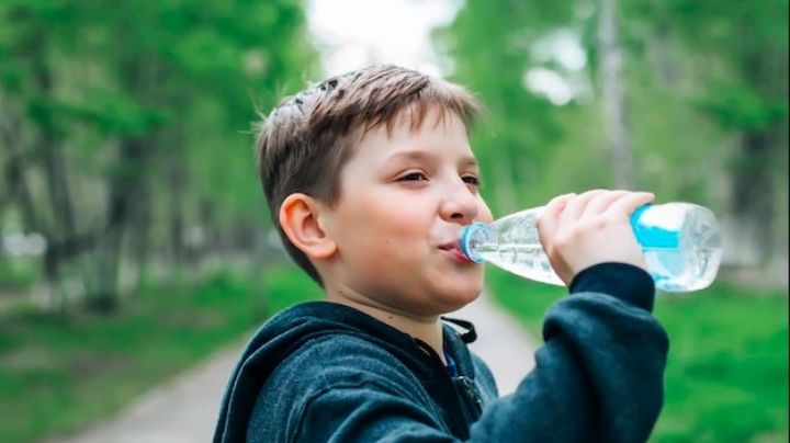 Cómo desinfectar la botella que usamos para tomar agua