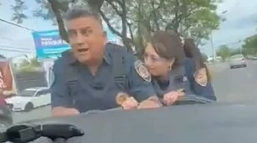 Hablaron los policías arrastrados por un auto en la Rafael Núñez