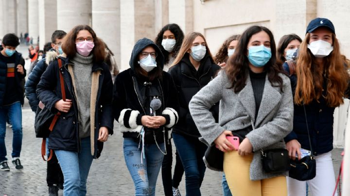 Aumentan los casos de Covid y varios países vuelven con barbijos obligatorios