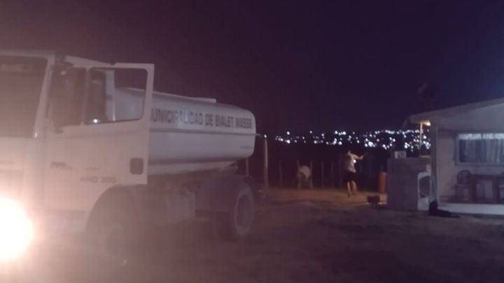 Crisis hídrica: Bialet Massé trabaja 24 horas para llevar agua a vecinos