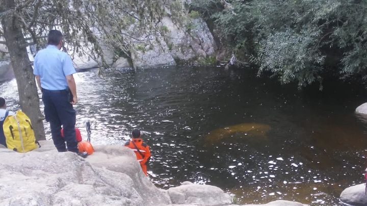 Un turista se resbaló con su hija en el río de La Cumbrecita y se ahogó