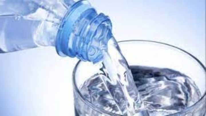 Anmat prohibió un agua envasada y una marca de miel