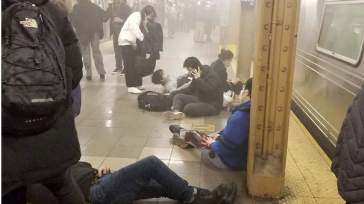 Video: Al menos 13 heridos en un tiroteo en el metro de Nueva York