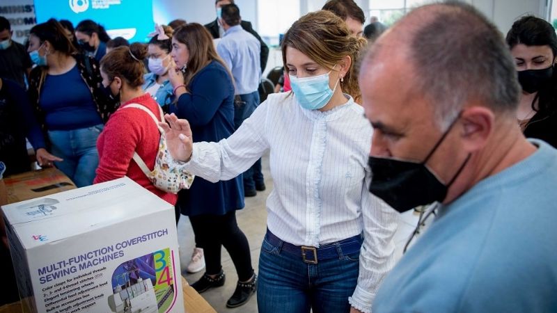 Economía popular: se entregaron maquinarias y herramientas a emprendedores