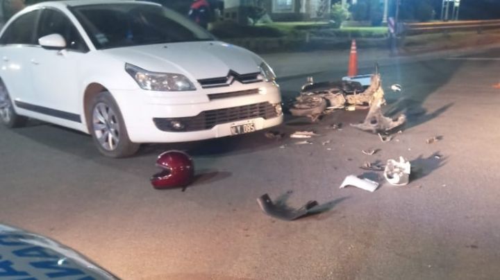 Capilla del Monte: una motociclista está grave tras chocar contra un automóvil