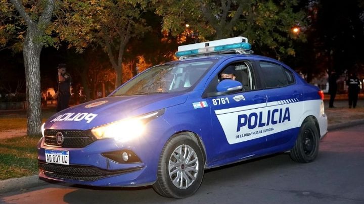 Conmoción en Córdoba: robaron un auto con dos niños arriba