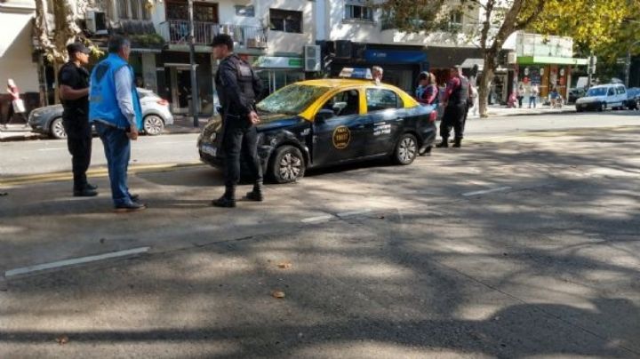 Investigan si el taxista que atropelló a las turistas francesas podía conducir