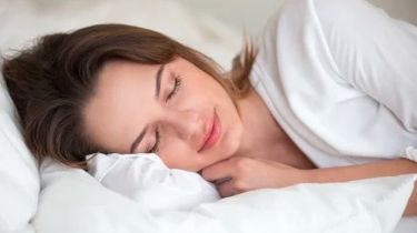 Por qué las mujeres necesitan dormir más que los hombres