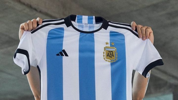 Argentina presentó la camiseta del sueño, la que llevará a Qatar