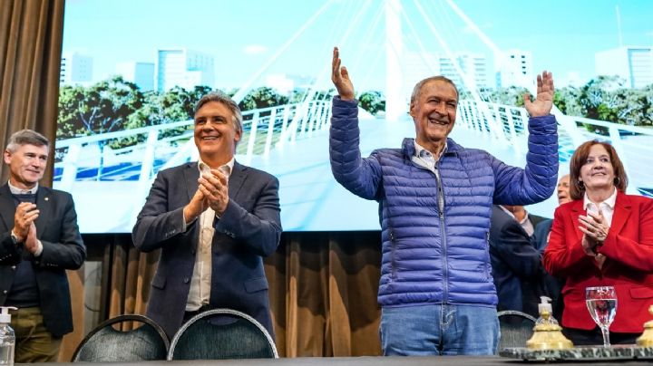 Schiaretti y Llaryora anunciaron la construcción de un puente peatonal sobre el Suquía