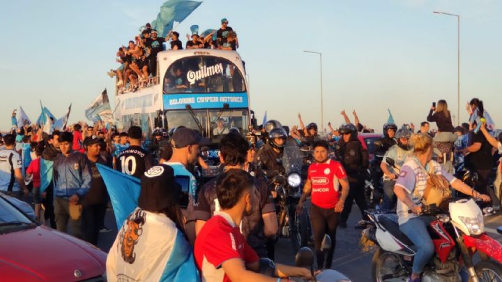 Una multitud recibió a Belgrano campeón a su regreso a Córdoba