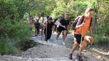 Subir a la Cruz, el clásico del verano en Carlos Paz