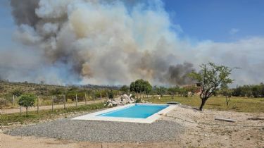 Bomberos luchan contra el fuego en Tulumba y Traslasierra