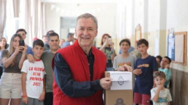 Votó el gobernador Juan Schiaretti en Córdoba