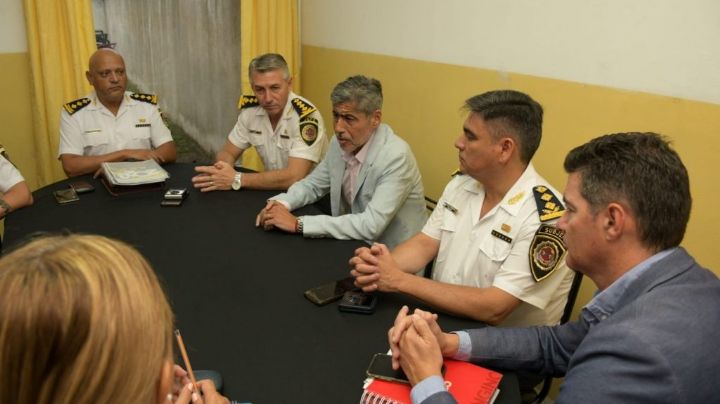 Quinteros se reunió con la Plana Mayor de la Policía de Córdoba
