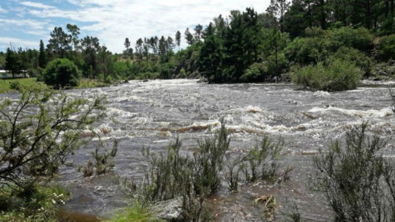 Precaución ante la crecida de los ríos serranos tras las lluvias