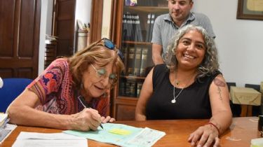 Cosquín entregó un subsidio a la Biblioteca Popular Nicolás de Avellaneda