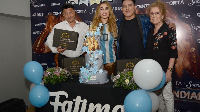 Fátima festejó su cumple sobre el escenario en Carlos Paz