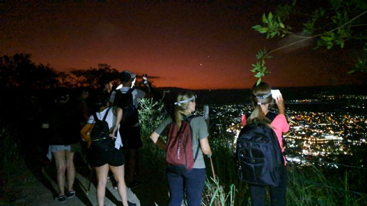 Video: viví la experiencia del circuito nocturno al Cerro de la Cruz