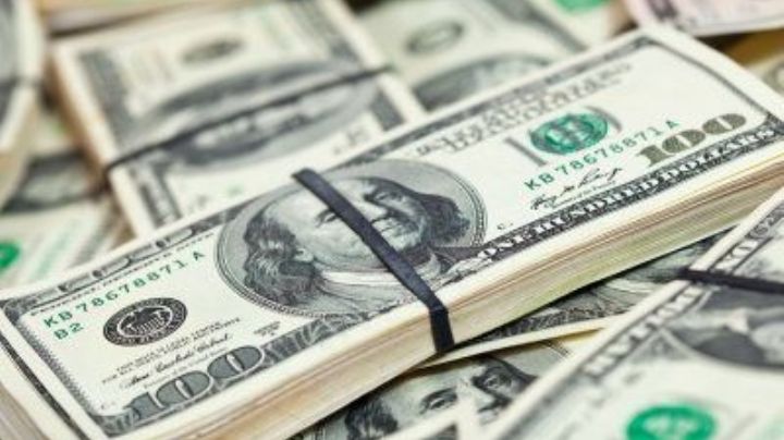 ¿A cuánto cerró el dólar blue este lunes?